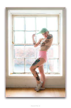 gerardpas:I like pink and green Alannah Gibson - archiekamikaze - suicide girl                 some times less is more