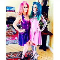 annaleebelle:  Miss @kandyisbadass and me in some  @annabelleviolaceous #latex! Her stuff is sooo amazing. 