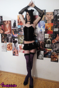 femmiecristine:  Rare full body shot of me :P So rare because i’m so tall i cant fit into any cam unless its 10km away :3 
