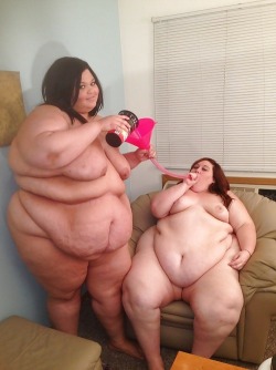 ssbbwchicklover:  They could both sit on me while they did this   Brianna funnel feediing BBBXXL?!?!And those tits hanging up over her swelling belly&hellip; 			Big Booty Beauty XXL 			? 			? 			500 			? 			? 		