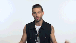casadocaralhu:  logotv:  Take notes: Nico Tortorella from Younger shared 10 tips for beefing up your Instagram.  Watch here.   http://casadocaralhu.tumblr.com/archive    