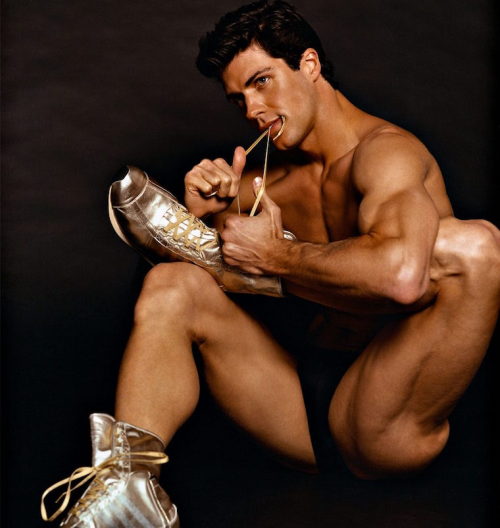 man-reading:  2019 is shaping up to be the Year of the Male Dancer, as Roberto Bolle – principal dancer with the American Ballet Theatre – earns his first Hunk of the Day honor. He joins Blake McGrath, Travis Wall, Daniele Sibilli, Alan Bersten, Rhys