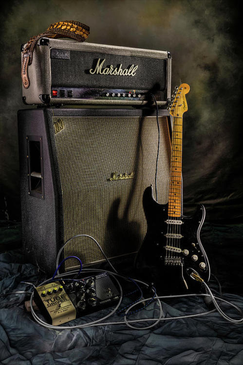 musicman69love:  How’s this for a cool rig??
