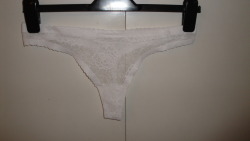 Lovely thongs. Would love to wear it on my face so that I can smell that nice vulval scent,