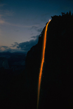 Yosemite Firefall The Yosemite Firefall was a summertime event that began in 1872 and continued for almost a century, in which burning hot embers were spilled from the top of Glacier Point in Yosemite National Park to the valley 3,000 feet below.