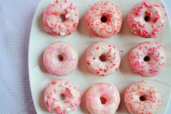 royal-food:  Red Velvet Mini Donuts 