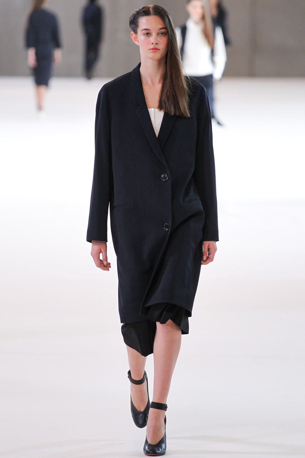 Runway: Chic and Simple with LEMAIRE September 15, 2015 | ZsaZsa ...