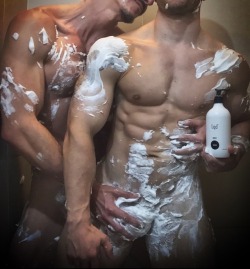 heavenlymodels:    Rick and Griff Twombley-King (@rick_and_the_griffopotamus)   