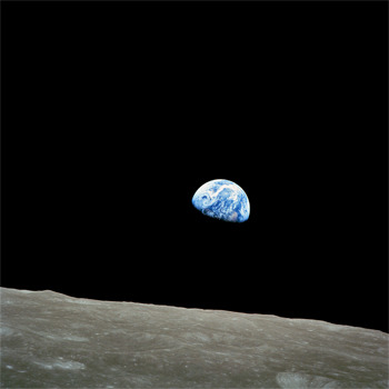 Las 12 personas que pisaron la Luna en el siglo XX pudieron ver La Tierra desde allí. ¿Irías tú a la Luna también, como ellos? 