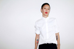 officialkylieminoguedragqueen:  cultureunseen:  Jenny Lynn Shimizu is a Japanese American actress, model and activist. Born gangster and beautiful in San Jose, California June 16, 1967.  im sexually attracted to jenny shimizu   That picture of her flexin