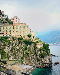 dametraveler:  Down by the sea #nastasiainitaly 🌩 #loveletterto Amalfi (at Amalfi Coast)