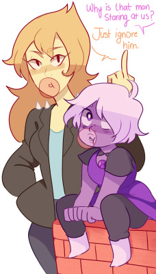 skaroyandhuggy:  Stevenbomb 3 - A Gem’s Best Friend - I really like the idea of them being close friends, and I like to imagine Vidalia being the cool, protective older sister-best friend figure to Amethyst while young!  &gt; u&lt;