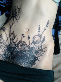 effairies:  crowcrow:  brighthollowmedicinals:For Liv.   a terrible cover up but its a beautiful piece
