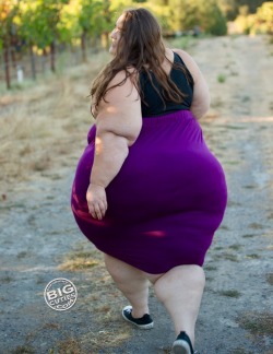 My latest update is now available at BoBerry.BigCuties.com! ðŸ·ðŸ‡ðŸ’œ