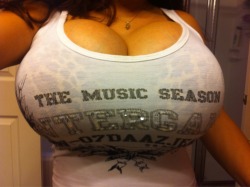 looking at her top brings music to my ears and tears to my eyes wish l was feeling her huge tits.