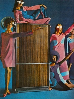 Frigidaire Ad, 1965 via: paleofuture