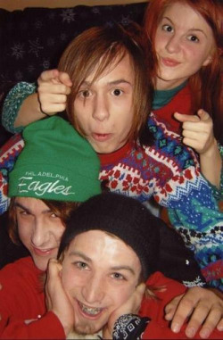 (via welovewilliams) Haha they where so young! And Jeremy&rsquo;s so cute with his braces, lol :D Wow. Much love&lt;3