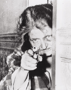 Nellie with Gun photo by Stan Healy