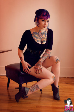 carlovely:  my girl q has the featured set today on suicide girls. check it out! 