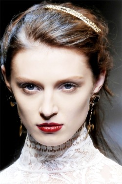 Olga Sherer at Dolce and Gabbana Spring 2010