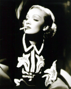 aristocratic-elegance:  hedda-hopper:  Marlene Dietrich, Angel (1937)  
