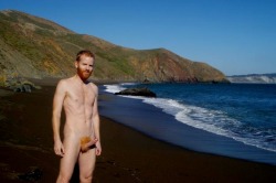 (via fandg)  Ginger boner at the beach.