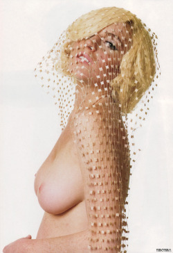 dungabunga:  Nude Lindsey Lohan #1