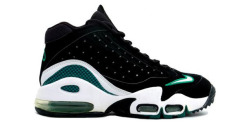materialkillers:  Nike Air Griffey Max II – Summer 2011 Release - I’m ecstatic!  My favorite shoe ever is getting a retro release next Summer!  Excite on, patience off. - Via Sneaker Obsession  Had these in 9th grade n wore them to DEATH!