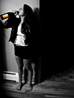 this obvss isntt me, its my friend devaaaann.(:andd shee sentt mee it and for some reason and i really likedd it.so i decidedd to editt itt.andd i really likee it becuasee the mainnn focuss iss herr and the bottle.(shee didntt drinkk anyy, so dontt worry.