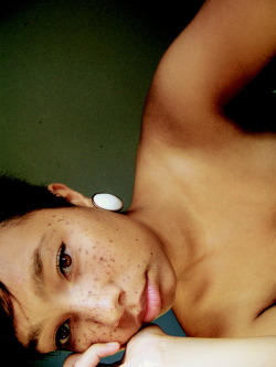 domos-lunchbox:  Her freckles are amazing. I’m jellyyy!  