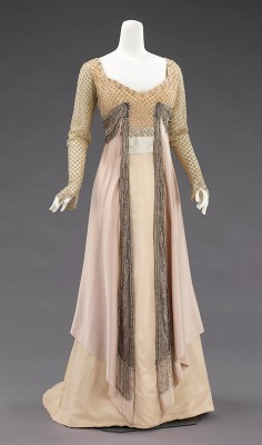 defunctfashion:  Evening Gown | House of Worth | c. 1910  