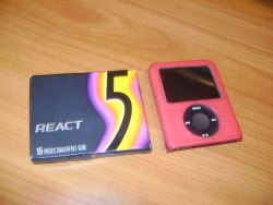 alecsterrr:  5 gum case for your 3rd Generation iPod xD Step 1: You get your choice of 5 Gum and your 3rd Generation iPod. Step 2: Take out all the shit and put your iPod inside. Step 3: Make sure it closes. Step 4: Make a slit right where the earphone