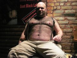 bigbearden:  Suspenders are pretty much up there with “jockstrap” on the Hottest Item of Clothing For Bears list… 