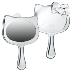 Hello Kitty for Sephora hand held mirror (ำ)Hopefully my giant face will fit in it. 