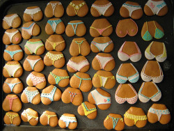 &ldquo;When Men Bake Cookies&rdquo; I&rsquo;m not a big fan of those cheesy e-mails that make the rounds being forwarded for years on end. Still, I received this image recently and found myself smiling a little so I figured I&rsquo;d pass it along. Enjoy.