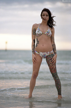 mojokiss:  lovely lee ann first time at the beach in years - mojokiss (p.s. dust spot on tattoo leg needs edit, me so lazy) 