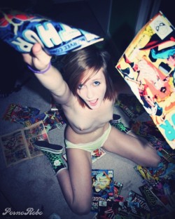 sexy-nerds:  Naked comic book girl is pleased.  