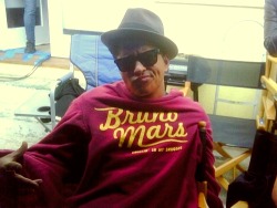 obsessingoverbruno:  Bruno Chillin in his Snuggie!!!! &lt;3 it! I WANT ONE!!!! 
