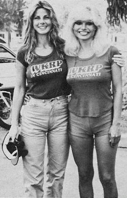 blueruins:  Loni Anderson and Jan Smithers of WKRP in Cincinnati   Wow, ancient teenage memories come flooding back. Big80s glory, kids.
