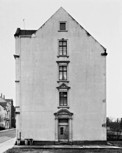 Haus, Dortmund-Marten, Ruhrgebiet photo by  Bernd &amp; Hilla Becher, 1979