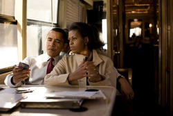 apimp-named-slickdess:  royalblackpirate:  0mnicelestial:  leaveyouapen:  meanlilbean:  anotherday—anotherdestiny:   One night President Obama and his wife Michelle decided to do something out of routine and go for a casual dinner at a restaurant that