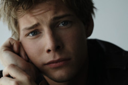 wendla-:  This is Hunter Parrish and he’s prettier than you, me, and everyone else. 