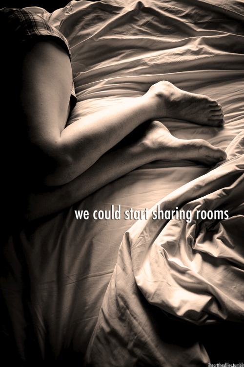 Mulder: “We could start sharing rooms” Season 7 “Requiem” Made for hipsterxfiles.tumblr