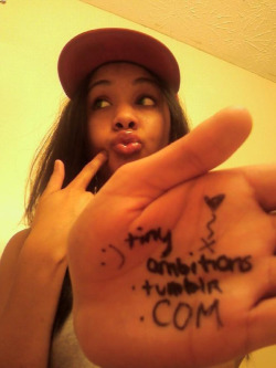 everyone should click over to see how cute this girl is right away :D www.tinyambitions.tumblr.com