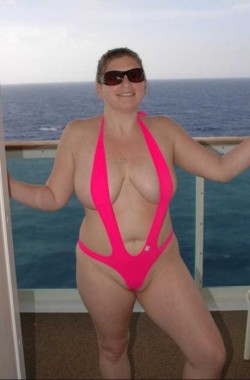 chubbylover2:  Now that is sexy   you think she wore it  by the pool?