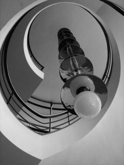 melisaki:  De La Warr Pavilion stairwell, Bexhill, East Sussex designed by Erich Mendelsohn &amp; Serge Chermayeff, 1934;via: Brian Hession 