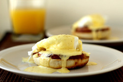 gastrogirl:  eggs benedict on homemade english muffins.  One of the best things I ever ate was a California Eggs Benedict.  It was eggs, a homemade veggie burger, and an English muffin with avocado and peppers on top :3