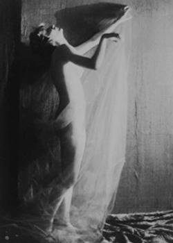 frenchtwist: Standing Nude in Chiffon Draperies by Karl Struss, 1915 And similar in sepia at Billy Jane’s