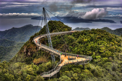 theworldwelivein:  Langkawi Sky Bridge | Langkawi, Malaysia ©  Jim Boud 