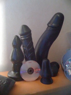 (via XtremeFistMen - my collection with a 10cm wide that doesnt fit at this time, but i work on it)